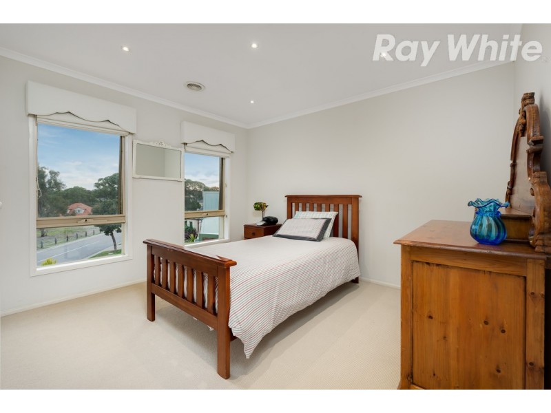 27 Tennyson Circuit, Mill Park VIC 3082