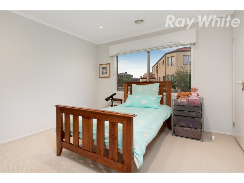 27 Tennyson Circuit, Mill Park VIC 3082