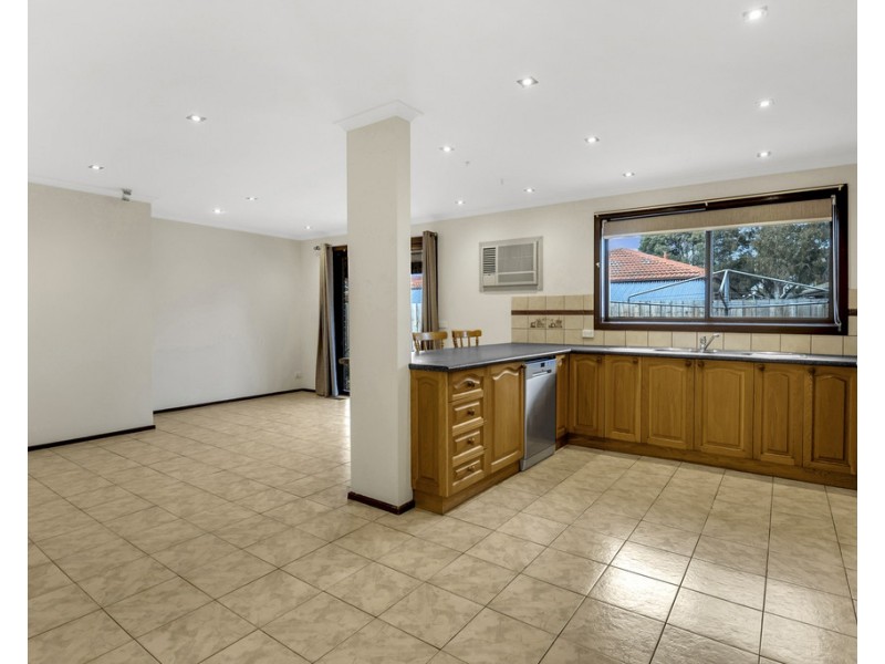 9 Coventry Crescent, Mill Park VIC 3082