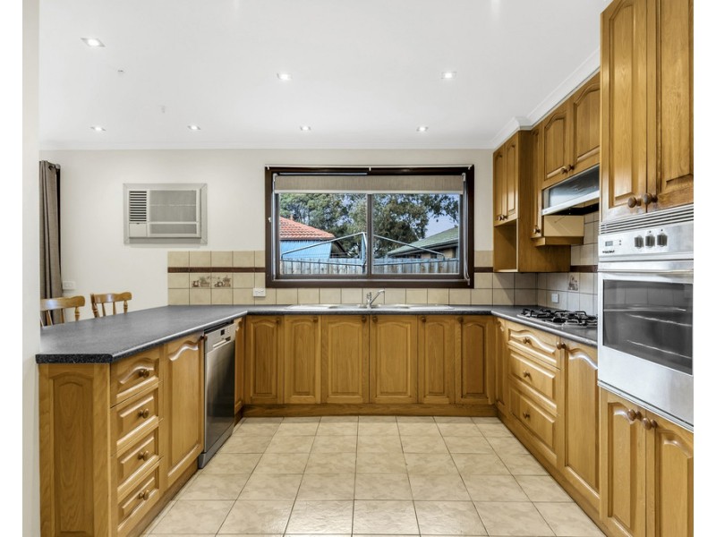 9 Coventry Crescent, Mill Park VIC 3082