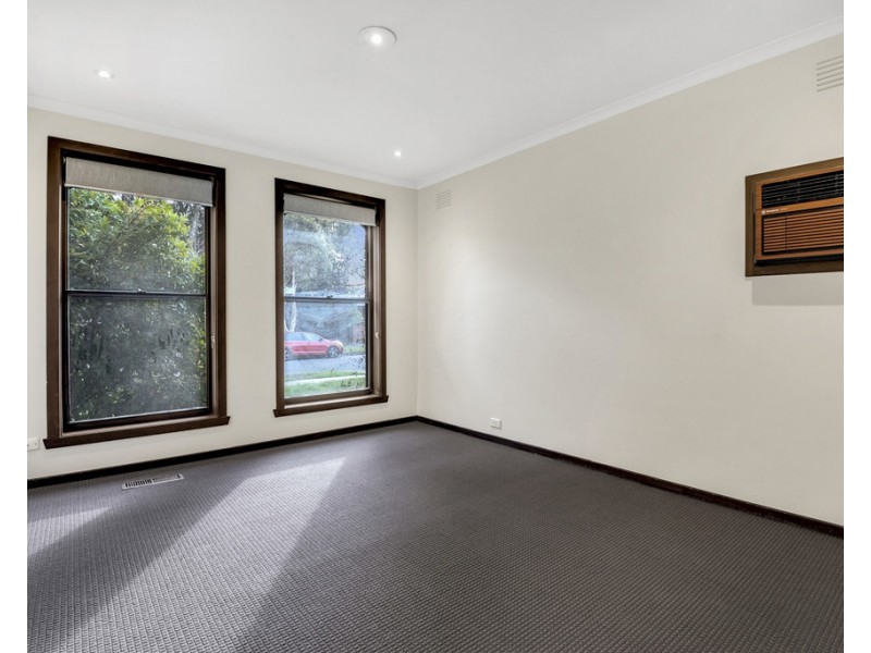 9 Coventry Crescent, Mill Park VIC 3082