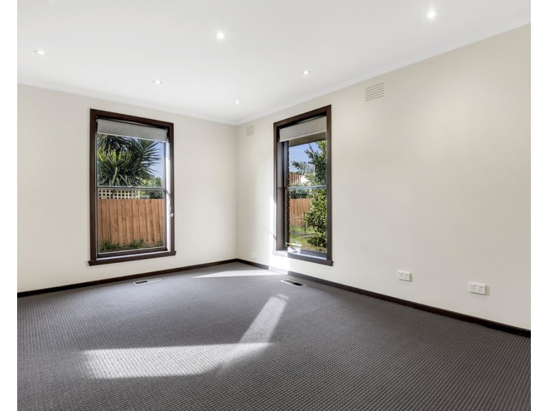 9 Coventry Crescent, Mill Park VIC 3082