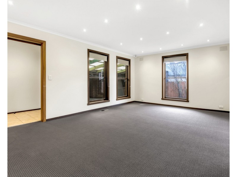 9 Coventry Crescent, Mill Park VIC 3082