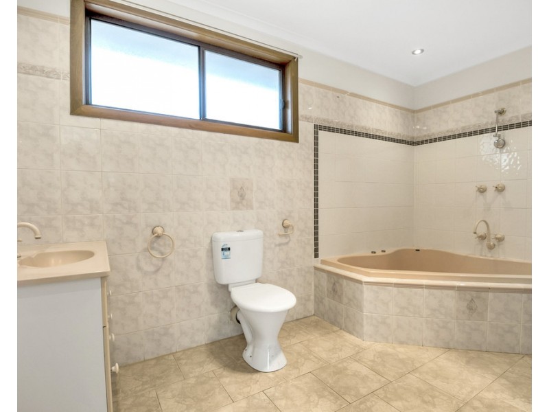 9 Coventry Crescent, Mill Park VIC 3082