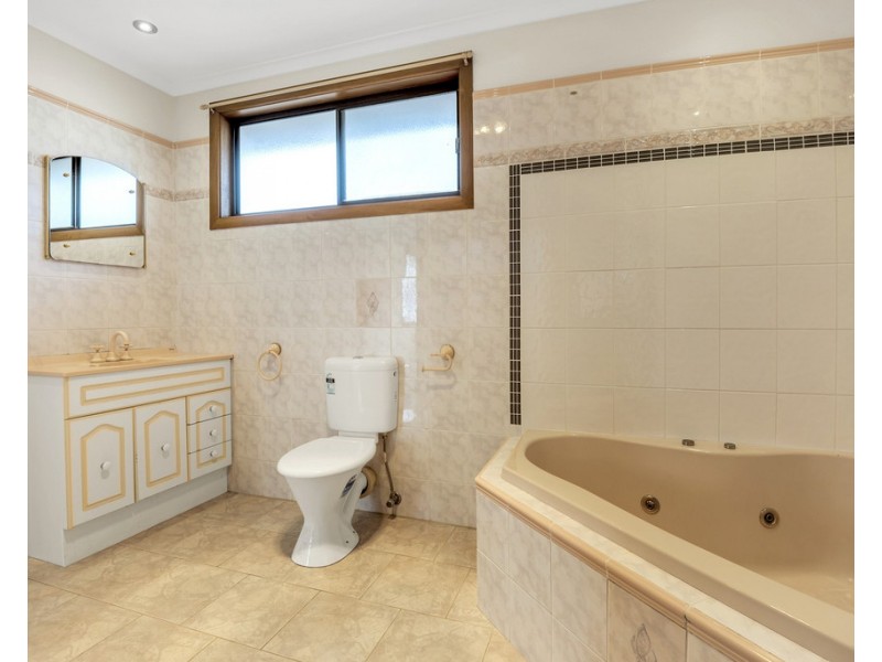 9 Coventry Crescent, Mill Park VIC 3082