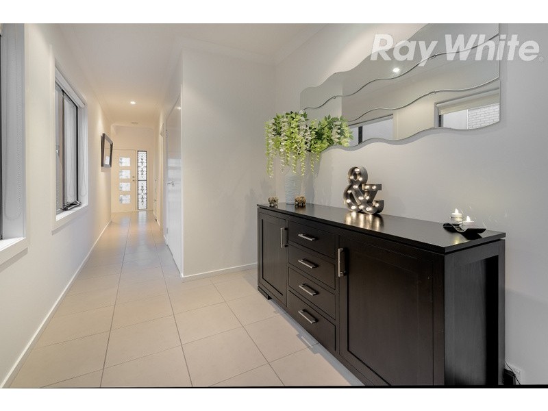 6 Saratoga Walk, Epping VIC 3076