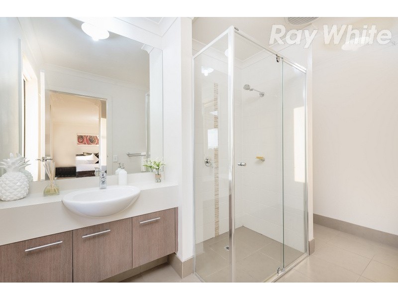 6 Saratoga Walk, Epping VIC 3076