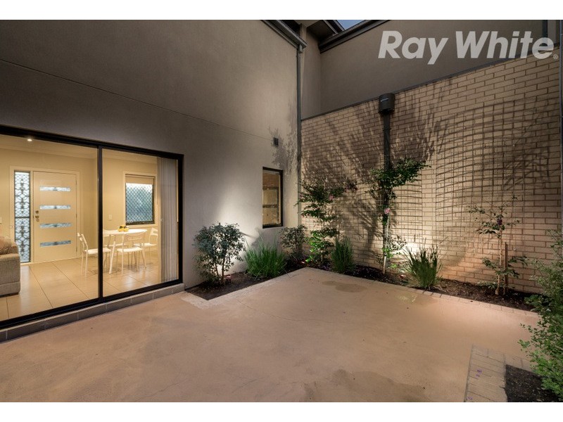 6 Saratoga Walk, Epping VIC 3076