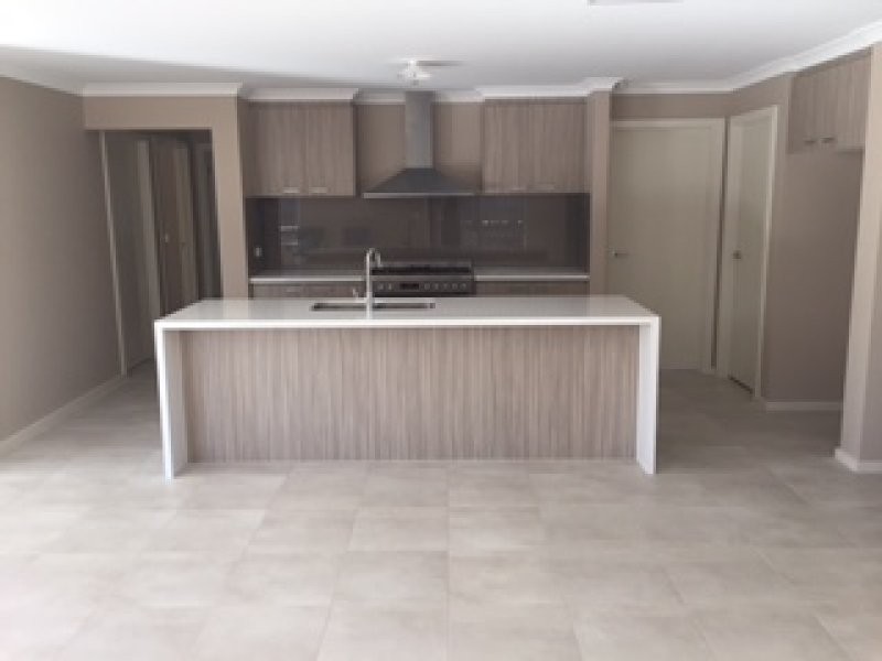 1 Dunraven Crescent, Doreen VIC 3754