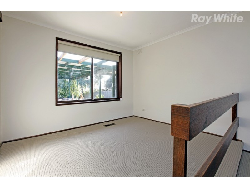 18 Streeton Circuit, Mill Park VIC 3082