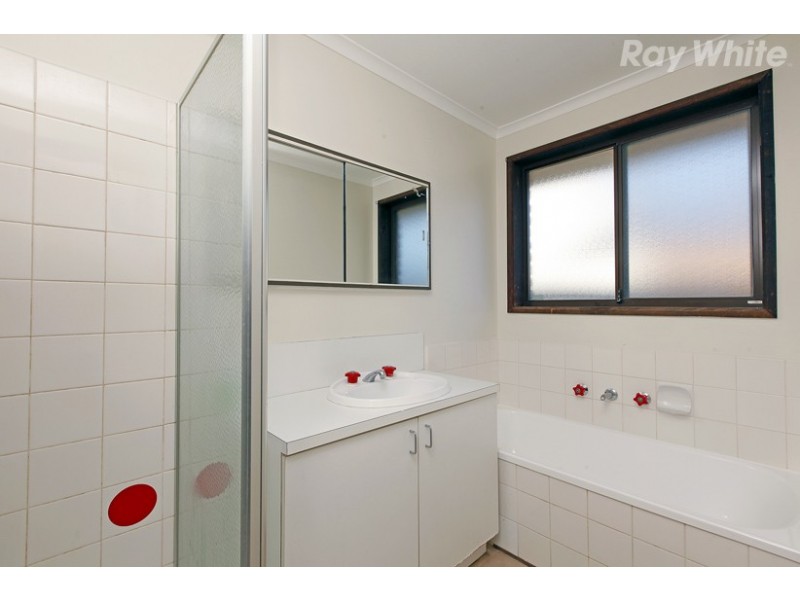 18 Streeton Circuit, Mill Park VIC 3082