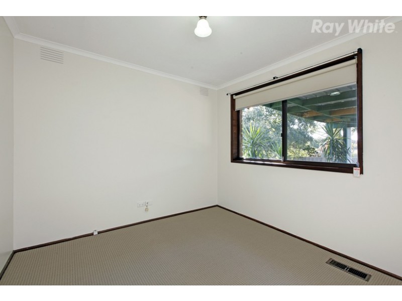 18 Streeton Circuit, Mill Park VIC 3082
