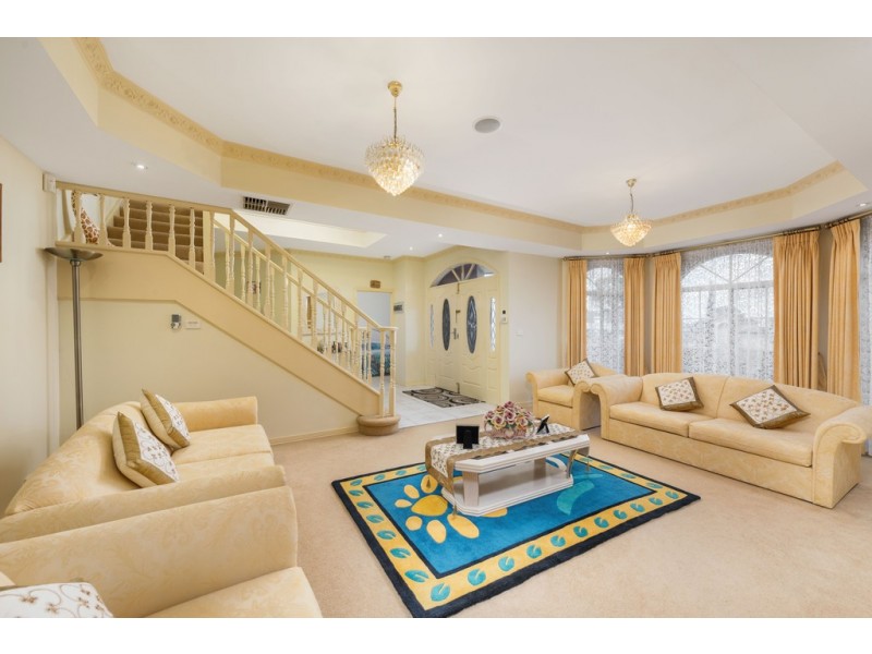 5 Wildfire Court, Mill Park VIC 3082