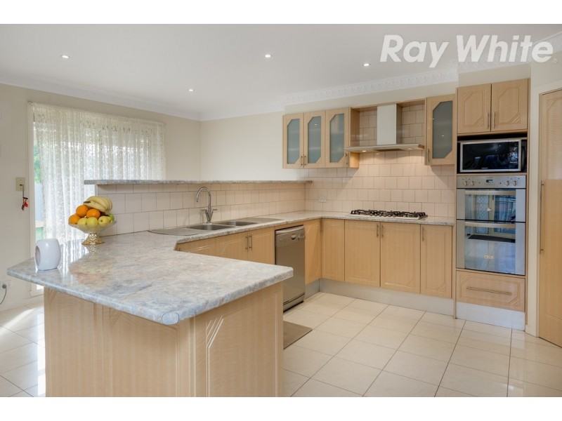 15 Stella Drive, Thomastown VIC 3074