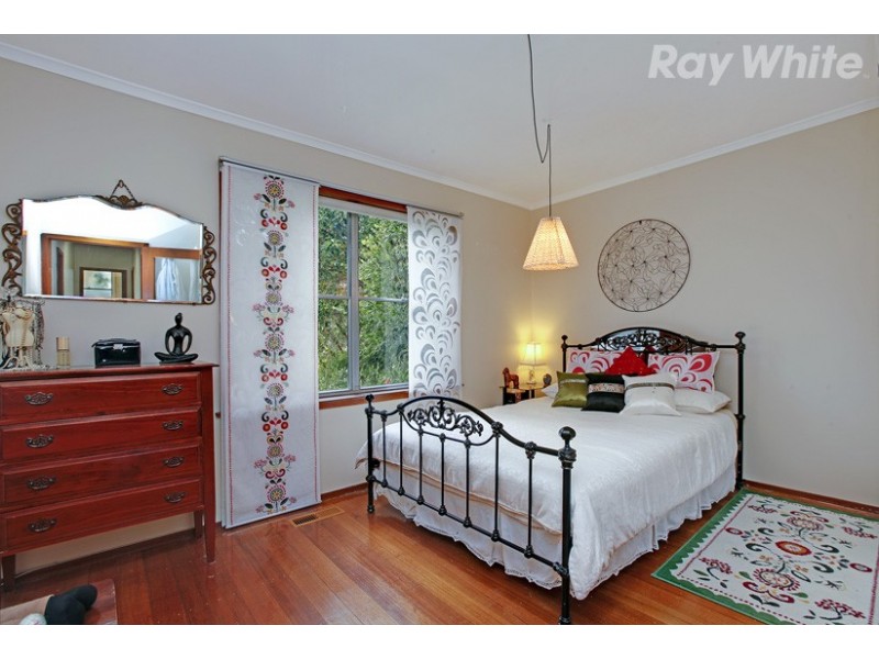 37 Shannon Crescent, Watsonia VIC 3087