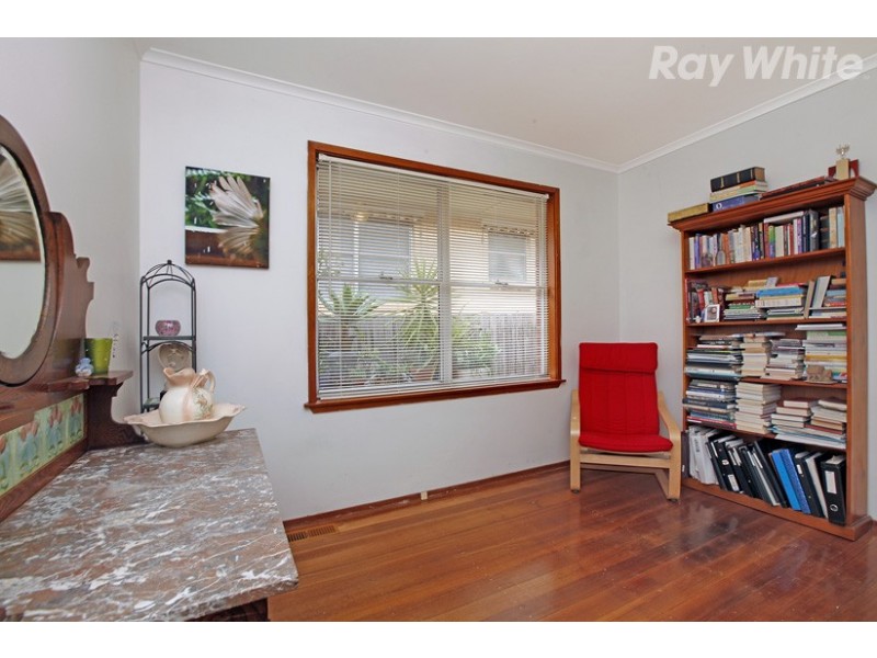 37 Shannon Crescent, Watsonia VIC 3087
