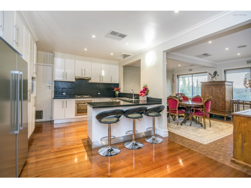 63 Caroline Drive, Templestowe Lower VIC 3107