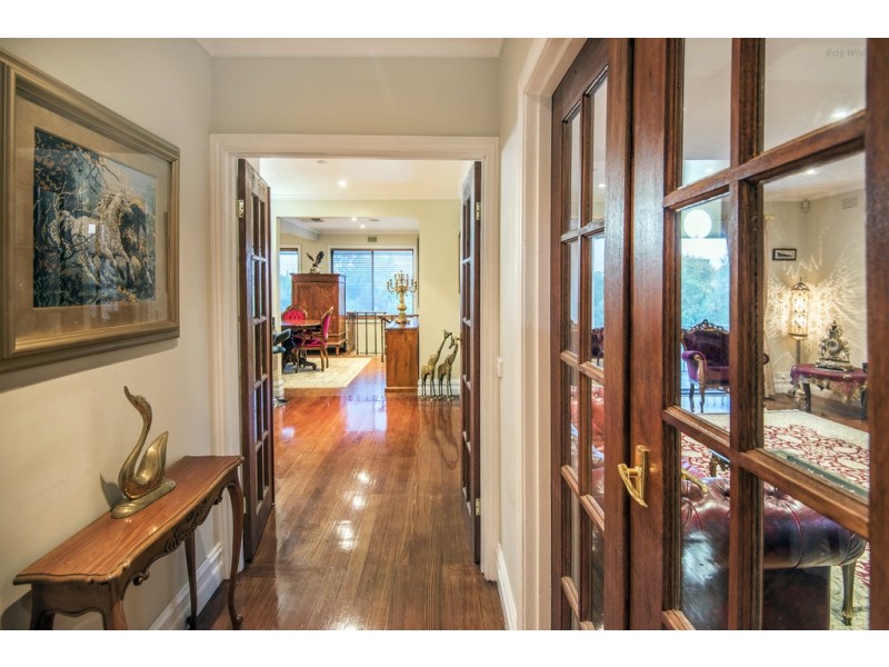 63 Caroline Drive, Templestowe Lower VIC 3107