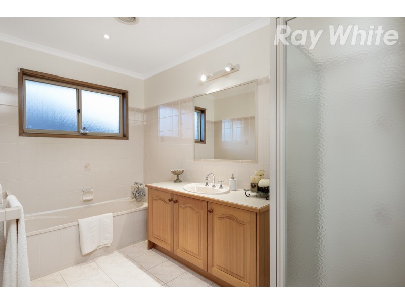 96 Edmund Rice Parade, Watsonia VIC 3087