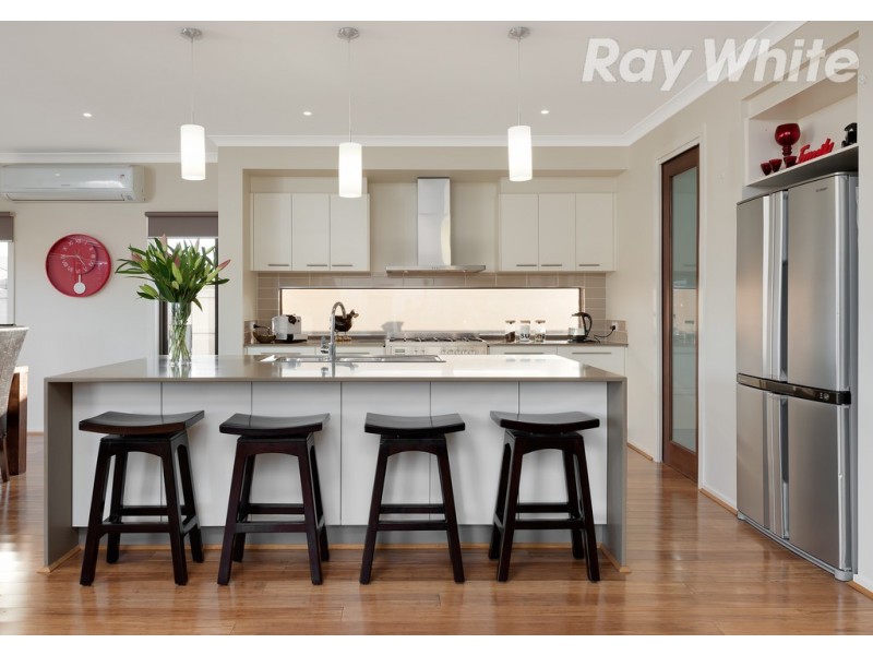 2 Barrett Place, Doreen VIC 3754