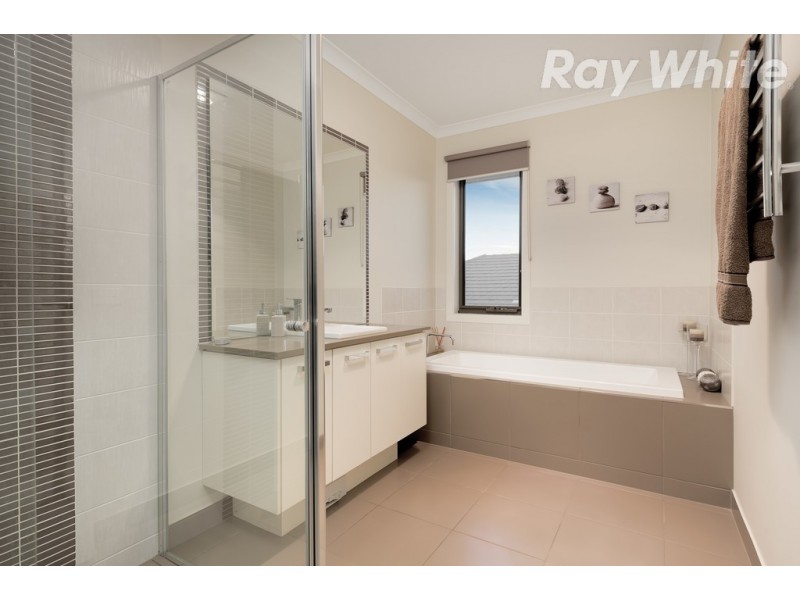 2 Barrett Place, Doreen VIC 3754