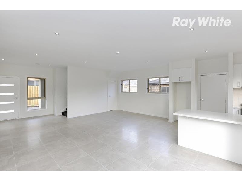 2/16 Grimwade Street, Reservoir VIC 3073