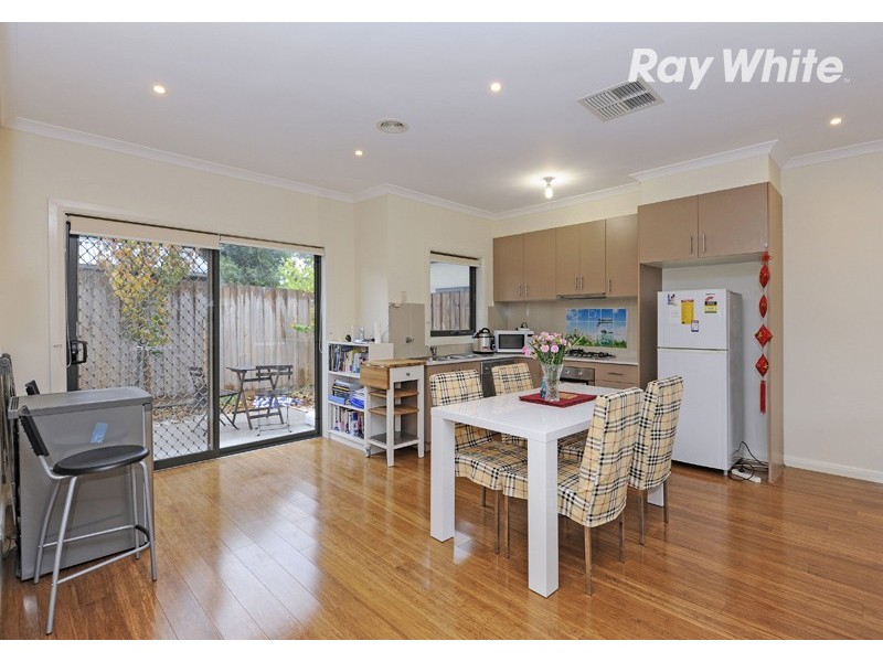 2/16 Charlton Crescent, Reservoir VIC 3073