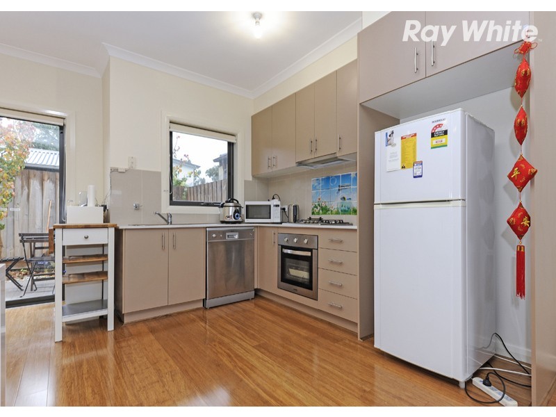 2/16 Charlton Crescent, Reservoir VIC 3073