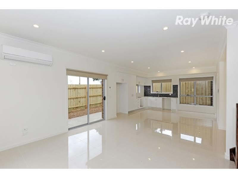 30 McGlynn Avenue, South Morang VIC 3752