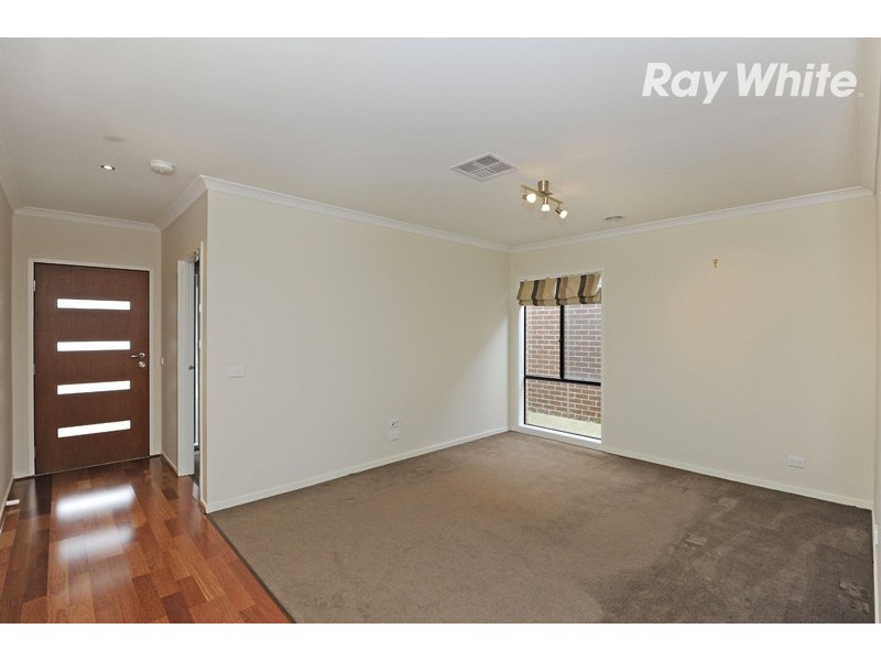 30 St Leonard Drive, South Morang VIC 3752