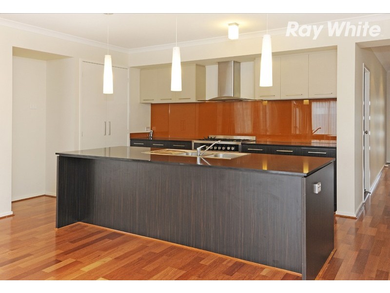 30 St Leonard Drive, South Morang VIC 3752