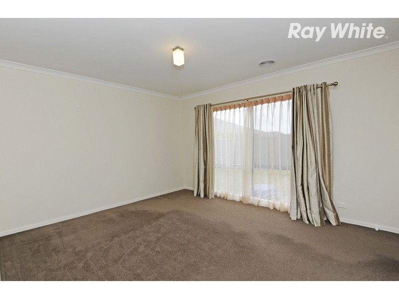 30 St Leonard Drive, South Morang VIC 3752