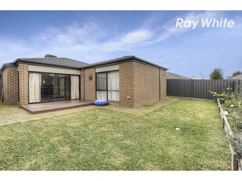 30 St Leonard Drive, South Morang VIC 3752