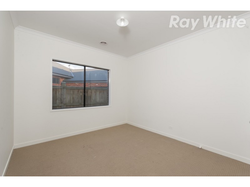 2 Saintly Drive, South Morang VIC 3752
