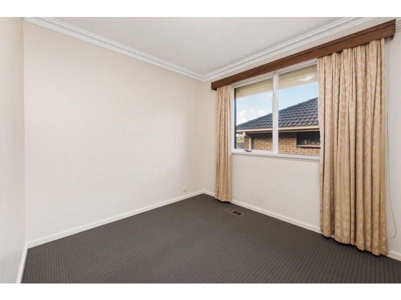 15 Luton Way, Bundoora VIC 3083