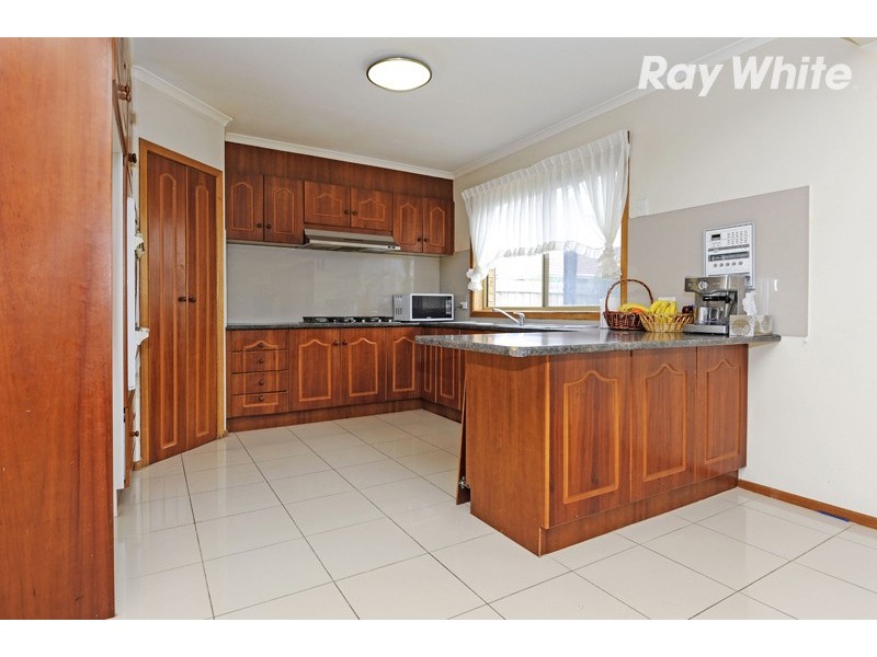 24 Friendship Avenue, Mill Park VIC 3082