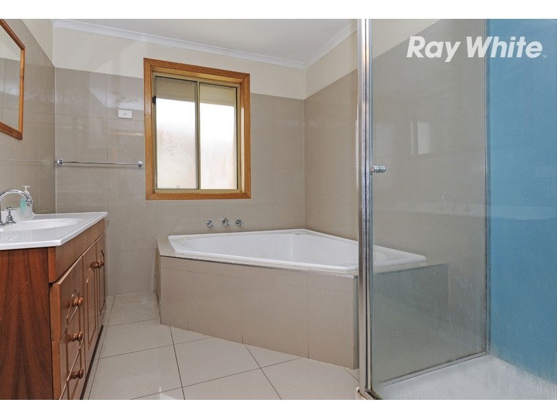 24 Friendship Avenue, Mill Park VIC 3082