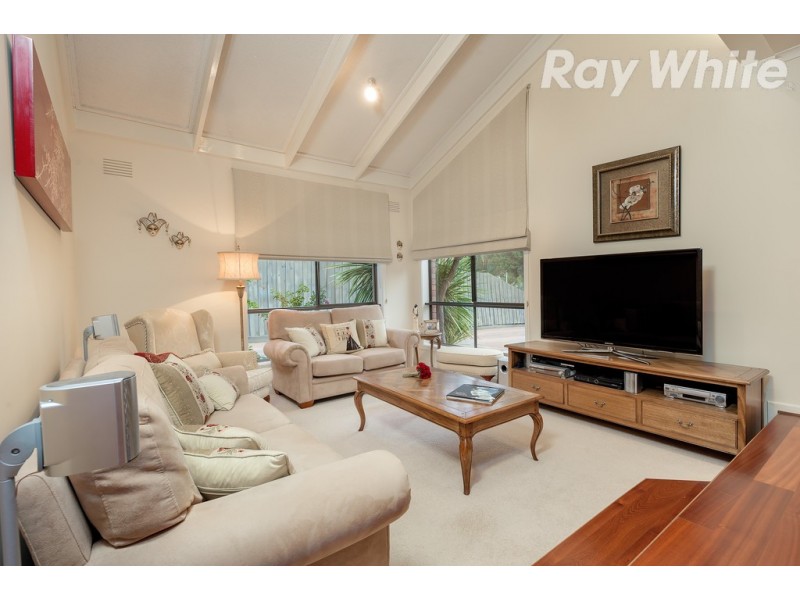 10 Doubell Court, Mill Park VIC 3082