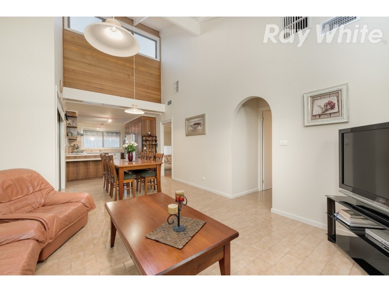 10 Doubell Court, Mill Park VIC 3082