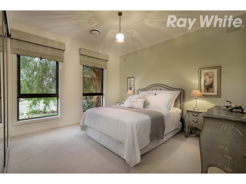 10 Doubell Court, Mill Park VIC 3082