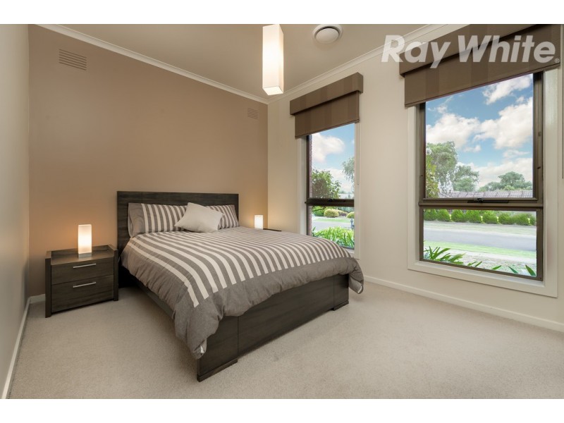 10 Doubell Court, Mill Park VIC 3082