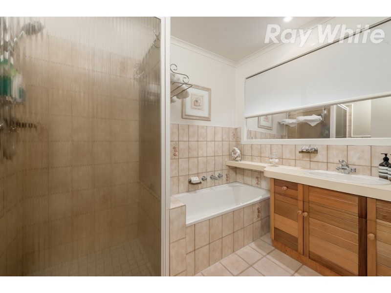 10 Doubell Court, Mill Park VIC 3082