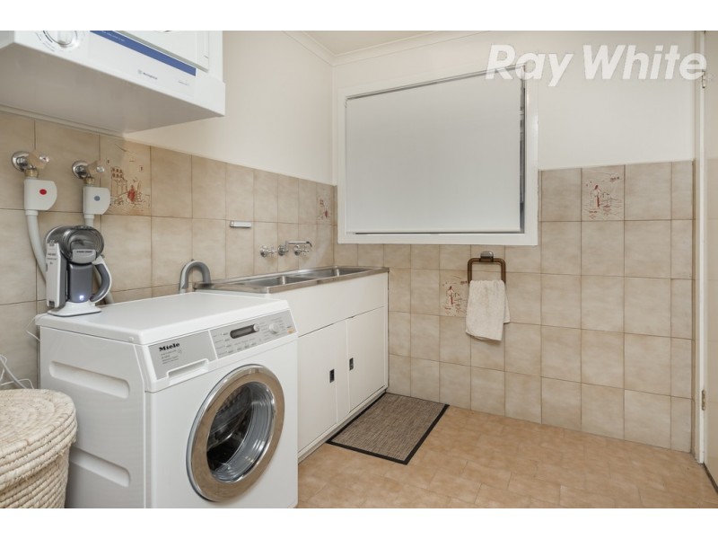 10 Doubell Court, Mill Park VIC 3082