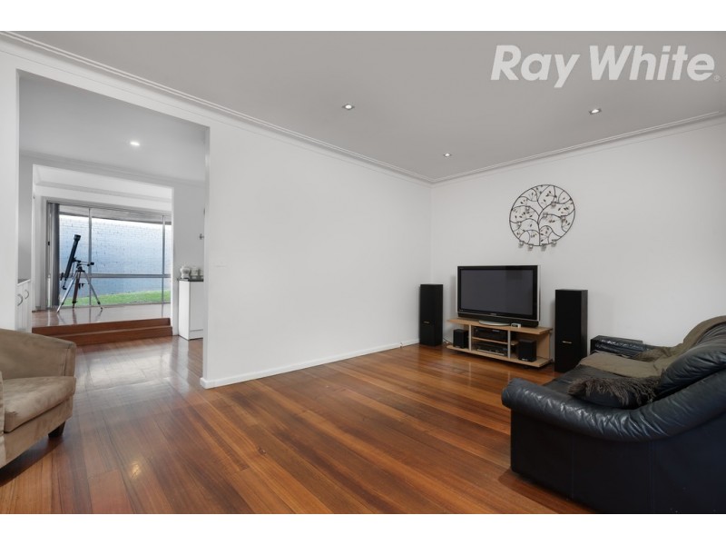 8 Busst Drive, Watsonia North VIC 3087