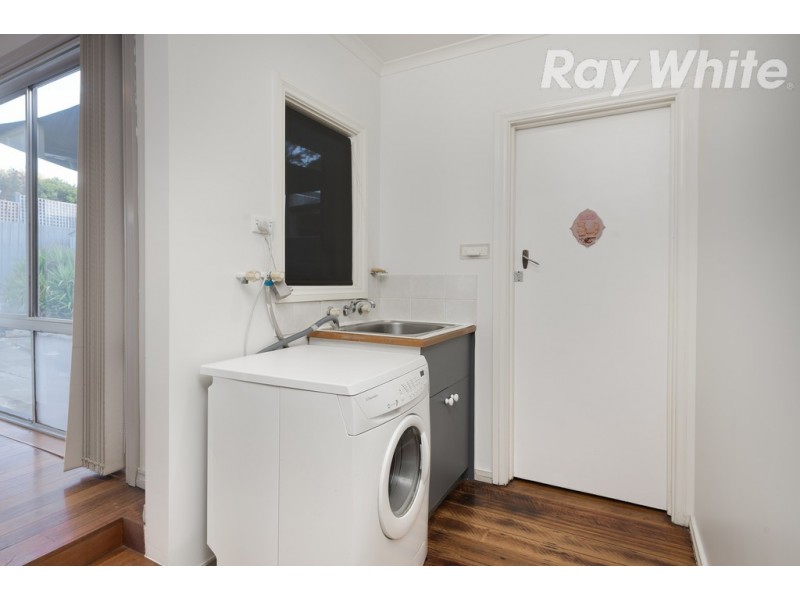 8 Busst Drive, Watsonia North VIC 3087