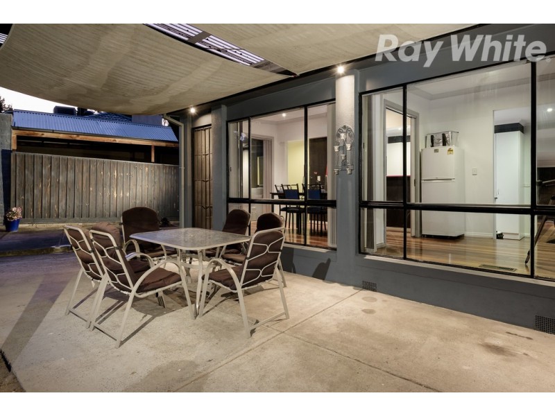 8 Busst Drive, Watsonia North VIC 3087