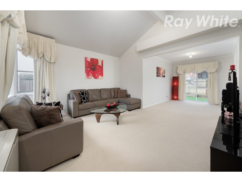 17 Henry Cable Court, Mill Park VIC 3082