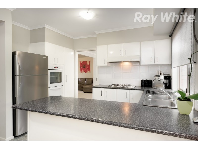 17 Henry Cable Court, Mill Park VIC 3082