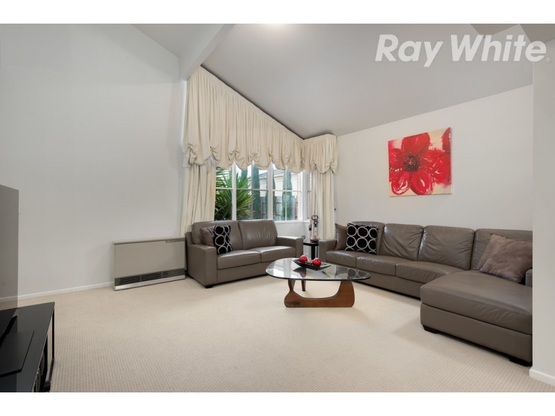 17 Henry Cable Court, Mill Park VIC 3082