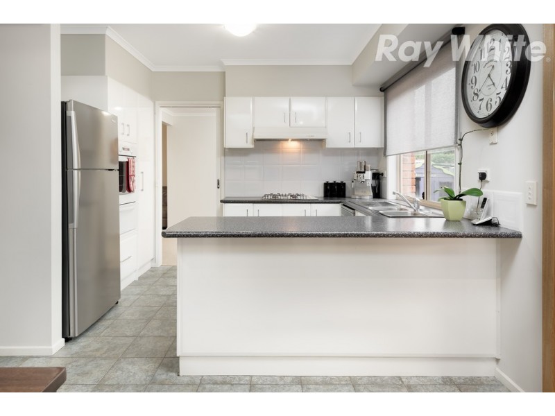 17 Henry Cable Court, Mill Park VIC 3082